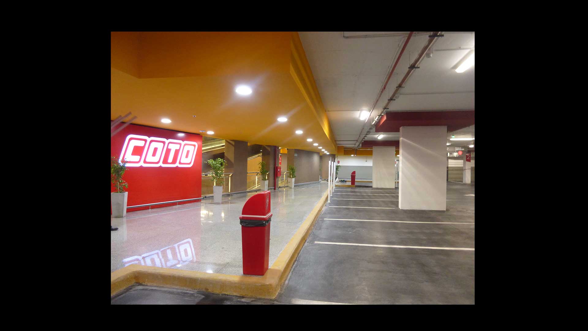 Centro Comercial Coto botanico