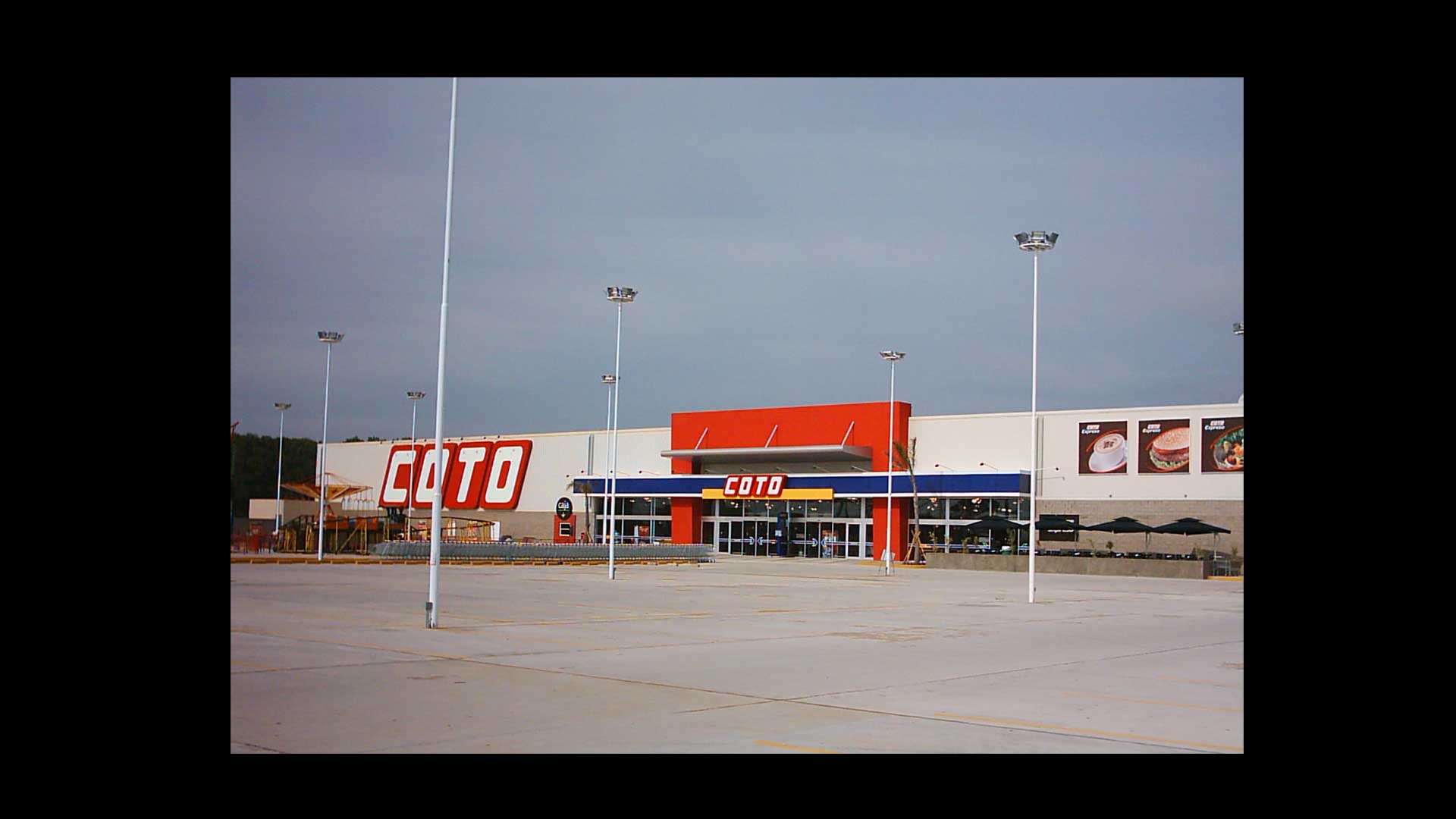 Centro comercial coto carilo
