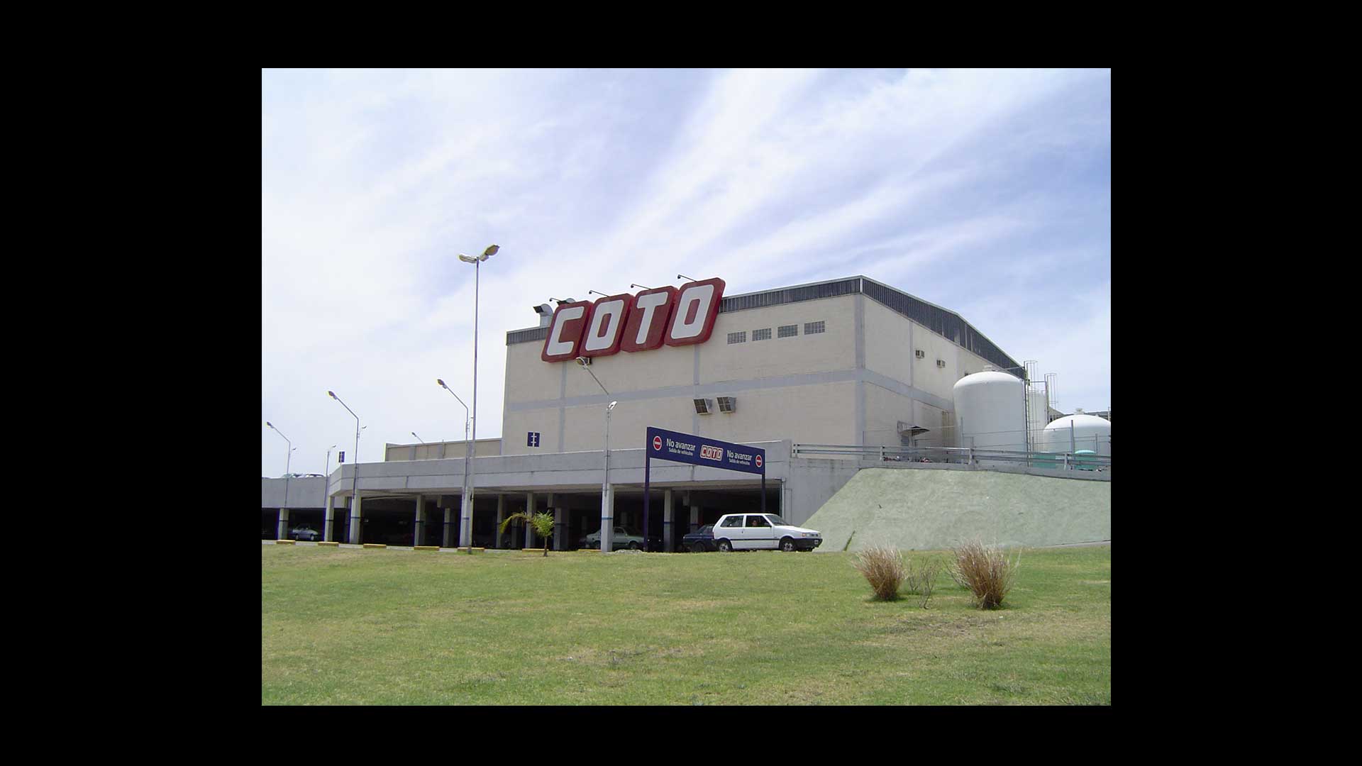 Centro Comercial Coto Parana